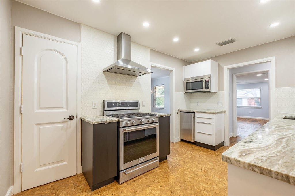 2732 Mateur Street - Photo 13