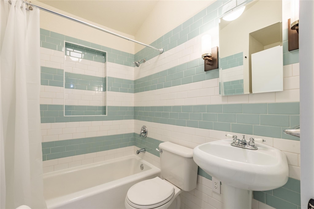 2732 Mateur Street - Photo 24