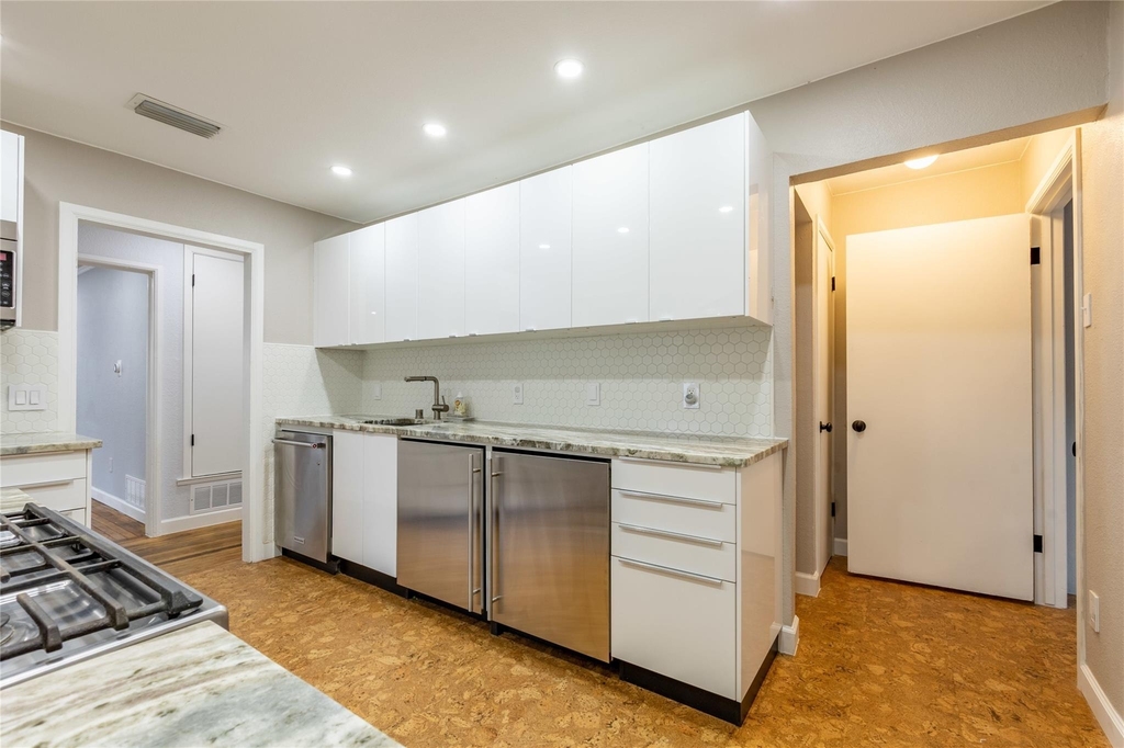 2732 Mateur Street - Photo 12