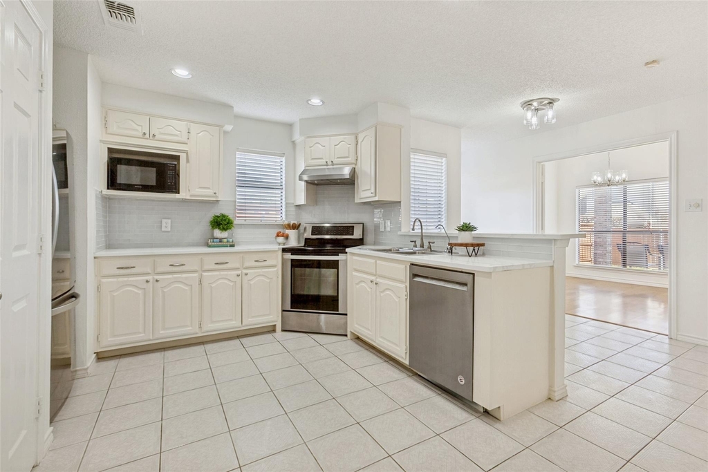 703 Rams Court - Photo 7