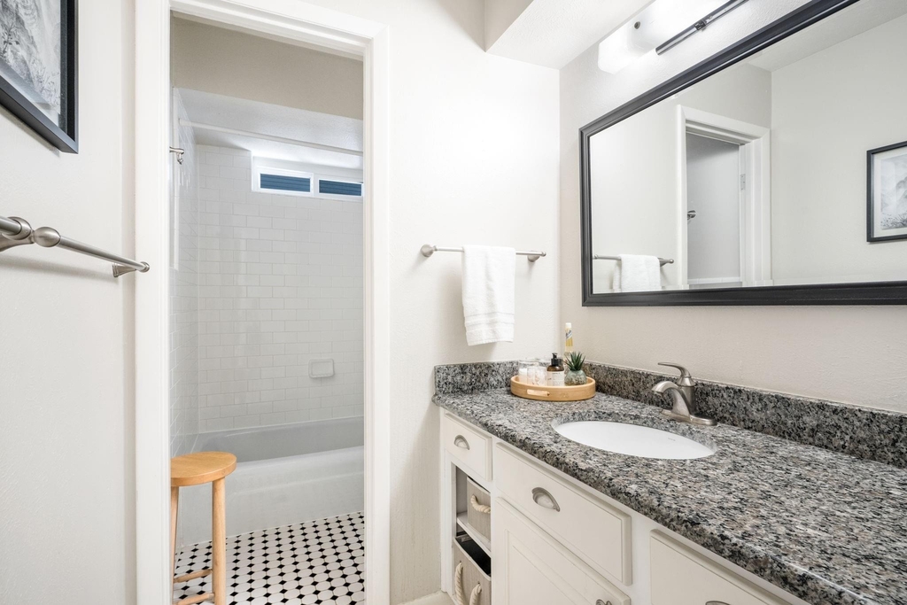 2711 Alco Avenue - Photo 12