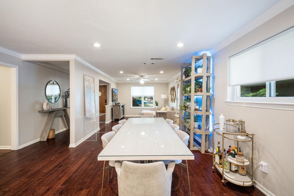 2711 Alco Avenue - Photo 9