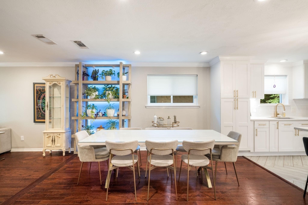 2711 Alco Avenue - Photo 2