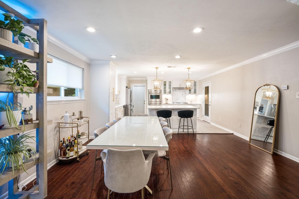 2711 Alco Avenue - Photo 3