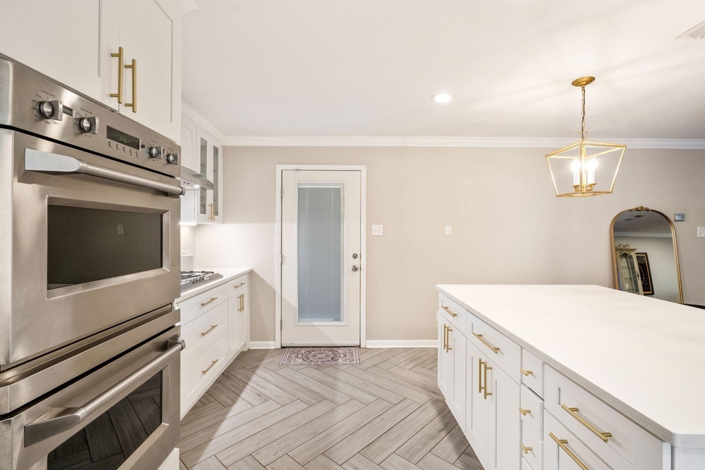 2711 Alco Avenue - Photo 7