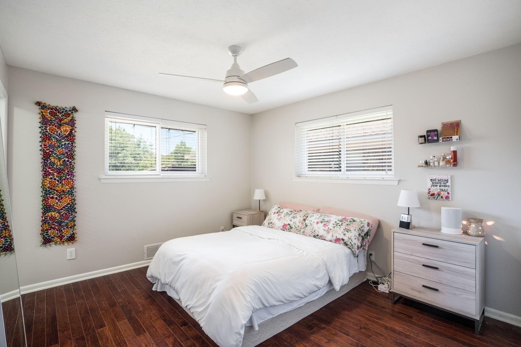 2711 Alco Avenue - Photo 4