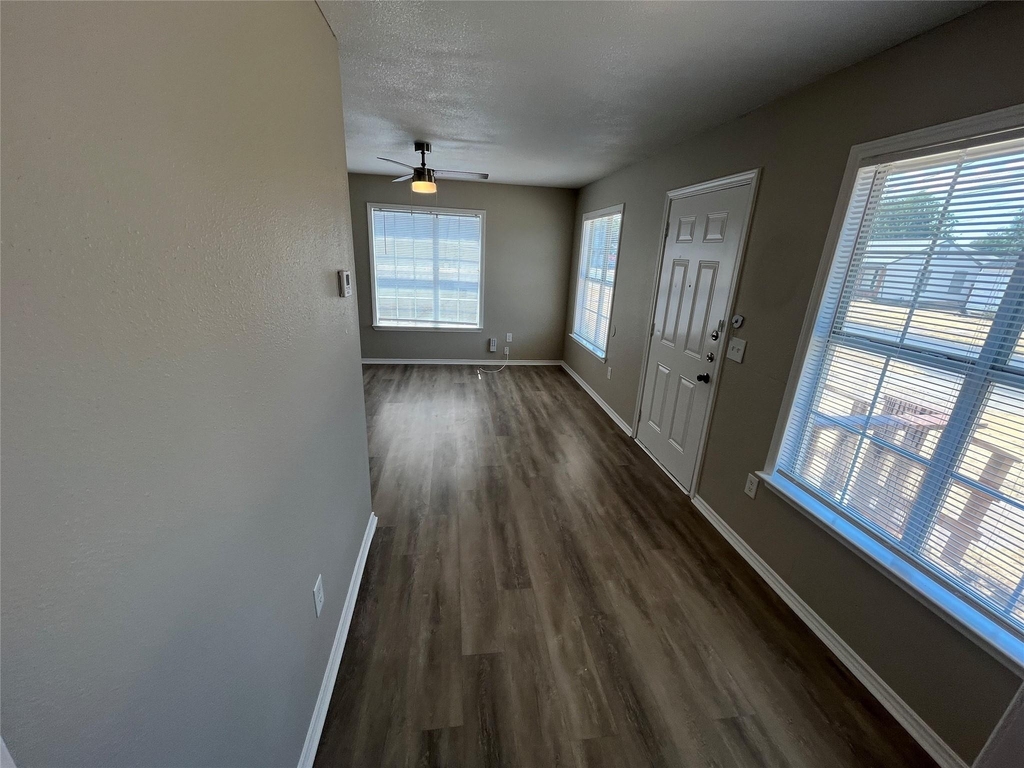 6814 Lockheed Avenue - Photo 5