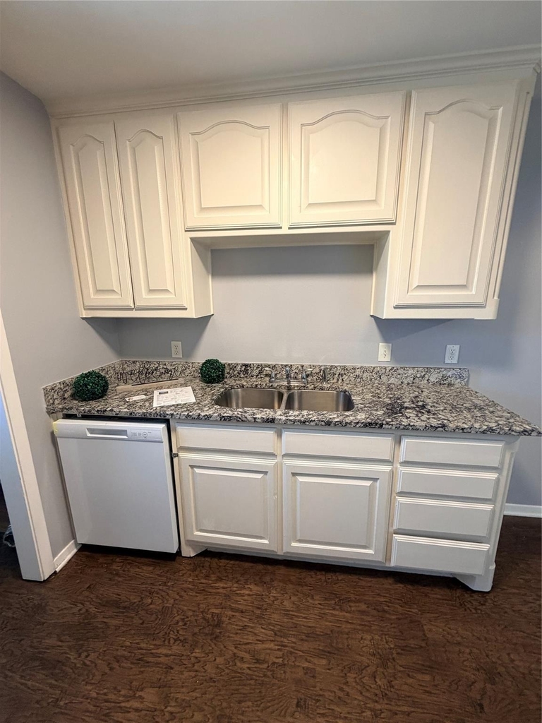 508 Ingram Street - Photo 3