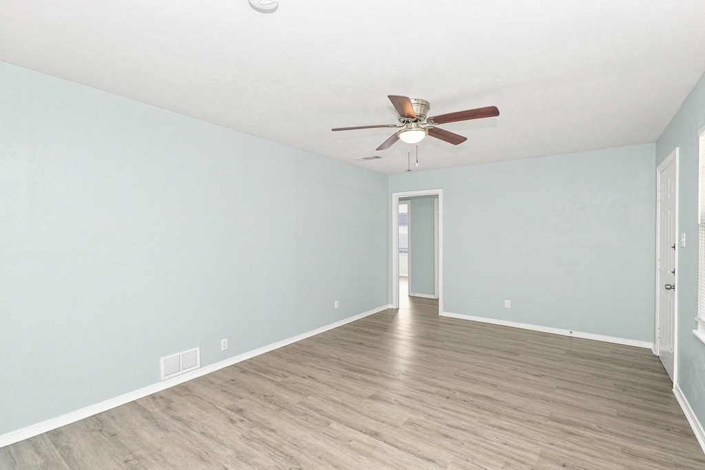 5736 Aton Avenue - Photo 6