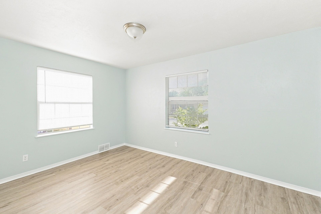 5736 Aton Avenue - Photo 10