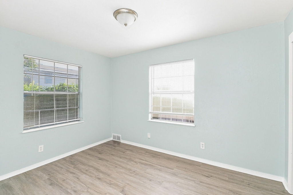 5736 Aton Avenue - Photo 11