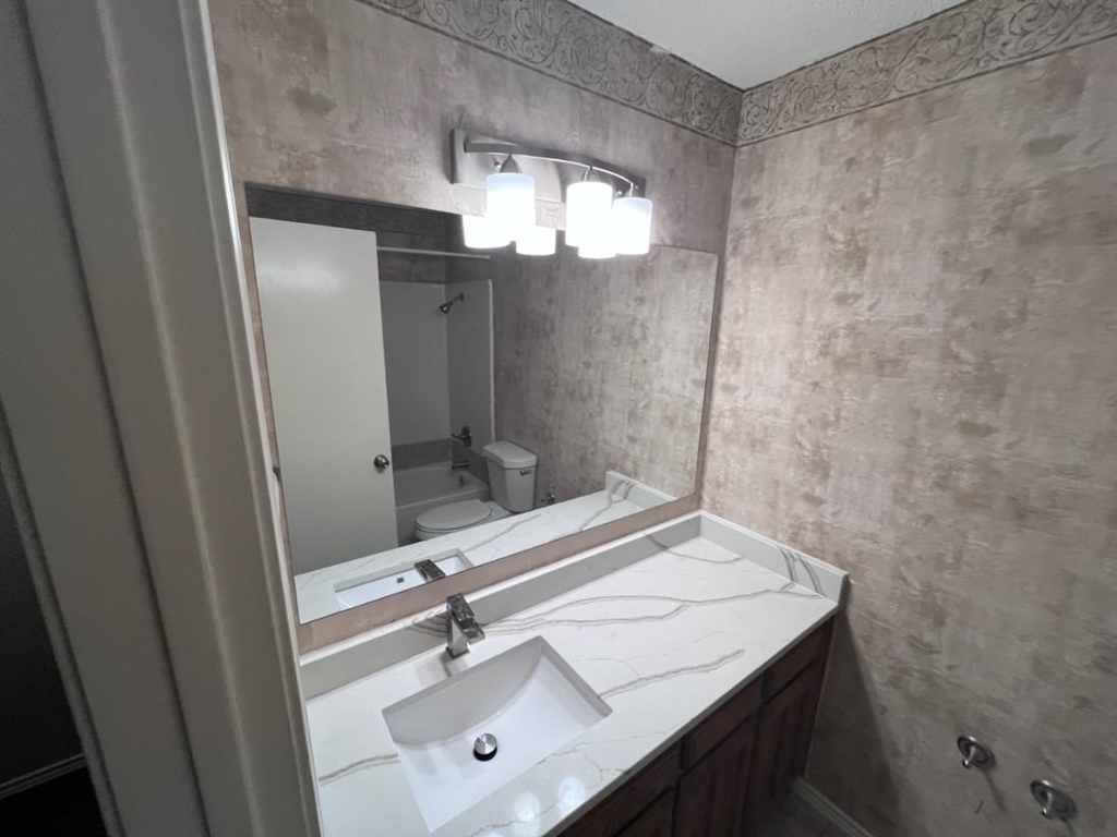 7624 Cedarhill Road - Photo 10