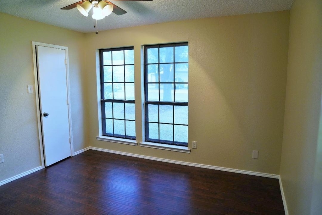 7624 Cedarhill Road - Photo 5