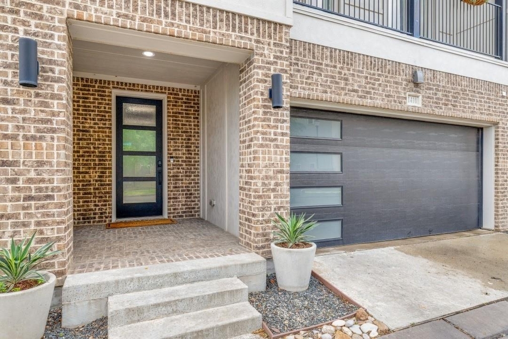 1410 Elevado Drive - Photo 3