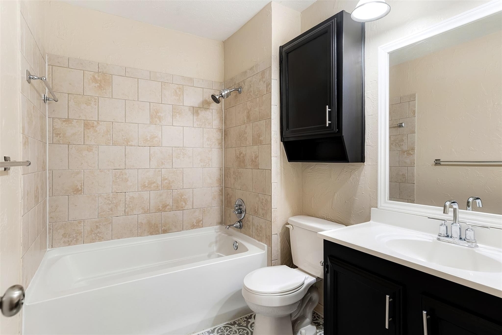 925 Lombardy Drive - Photo 16