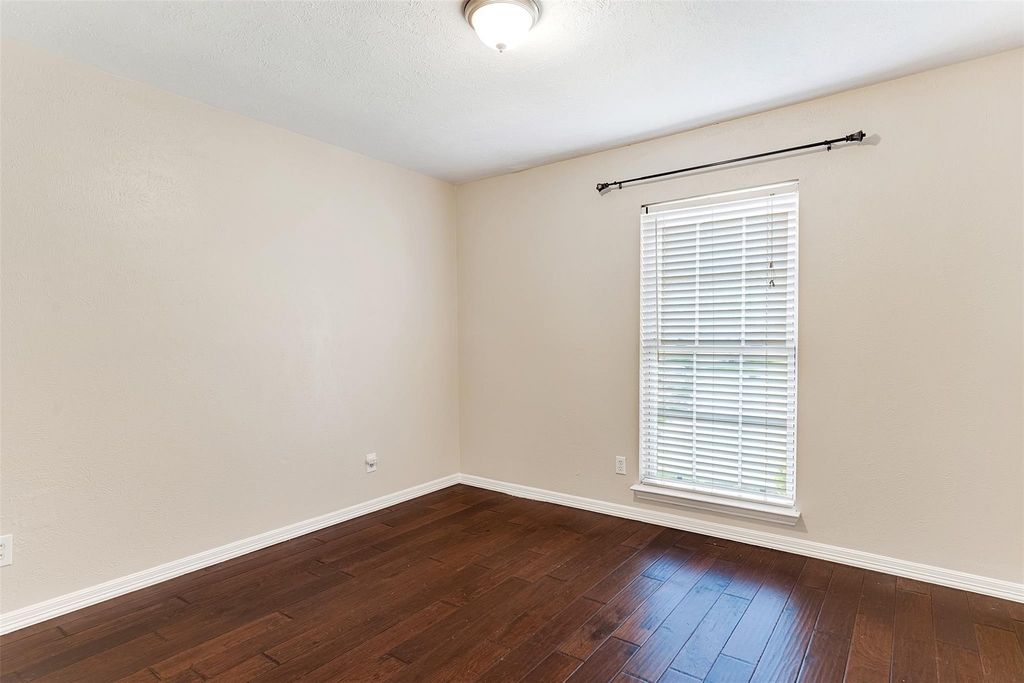 925 Lombardy Drive - Photo 21