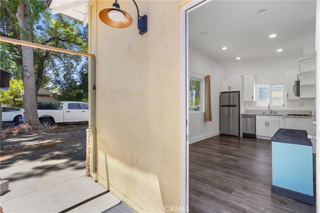 18947 Cantlay Street - Photo 4