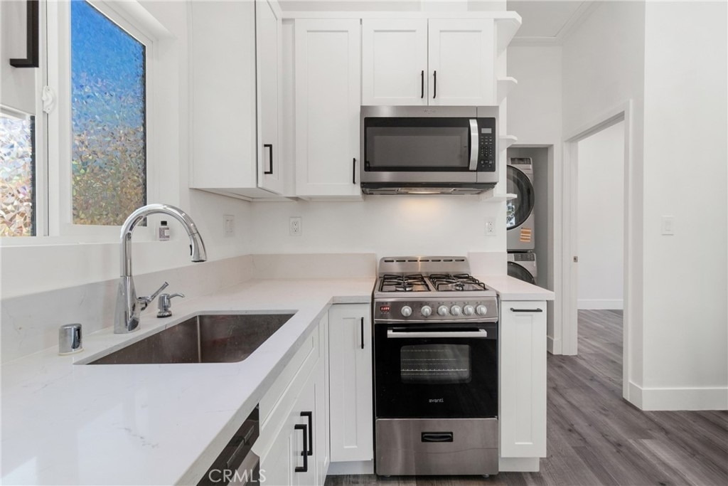 18947 Cantlay Street - Photo 10