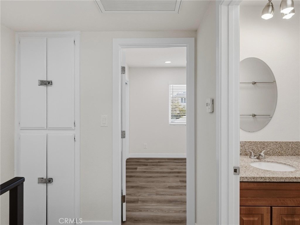 104 N Atlantic - Photo 2