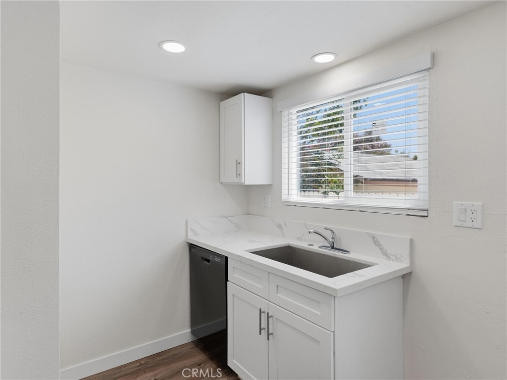 104 N Atlantic - Photo 10