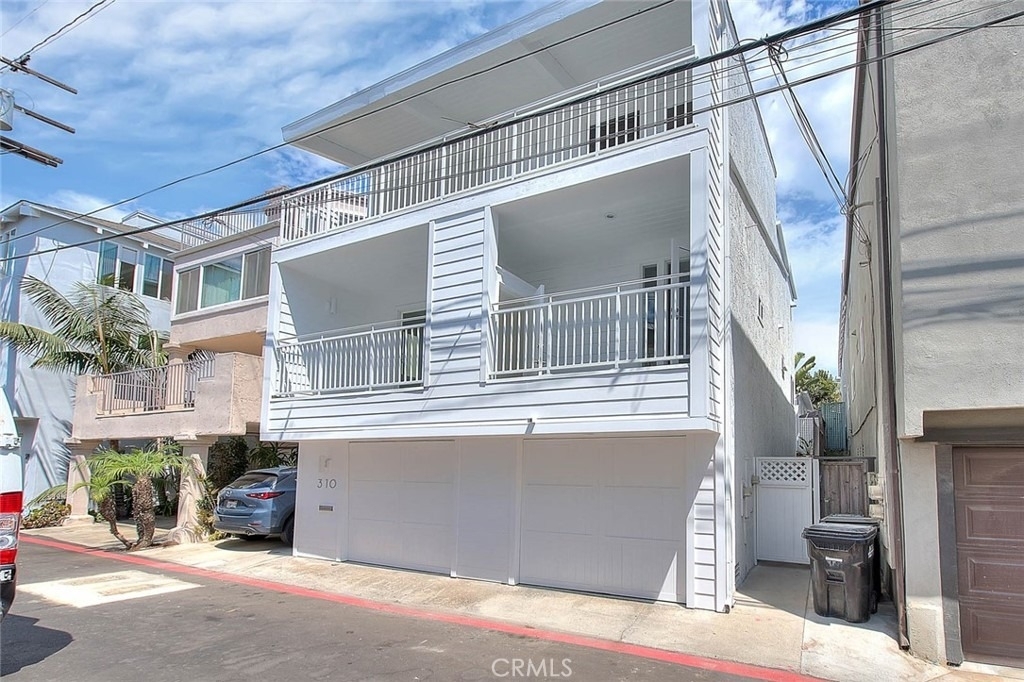 310 Bayview Drive - Photo 0