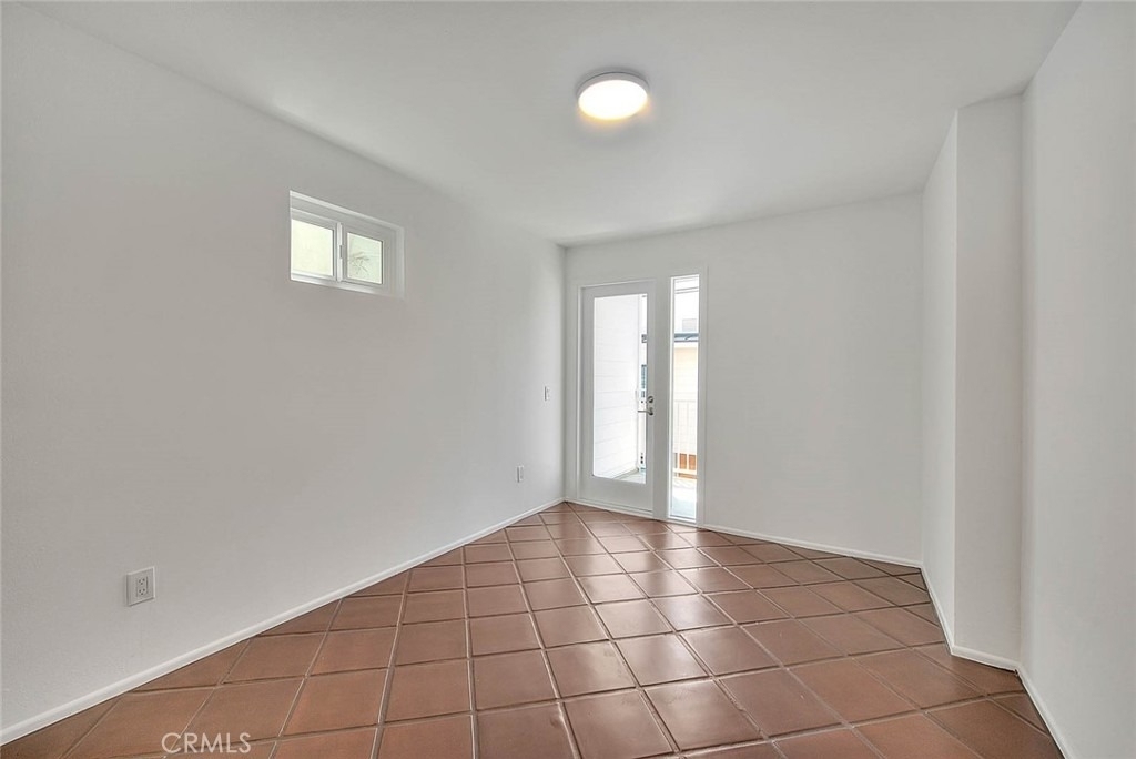310 Bayview Drive - Photo 4