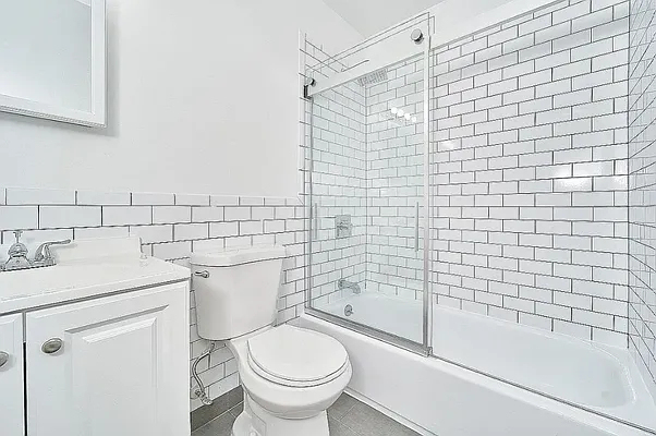 150 Manhattan Avenue - Photo 2