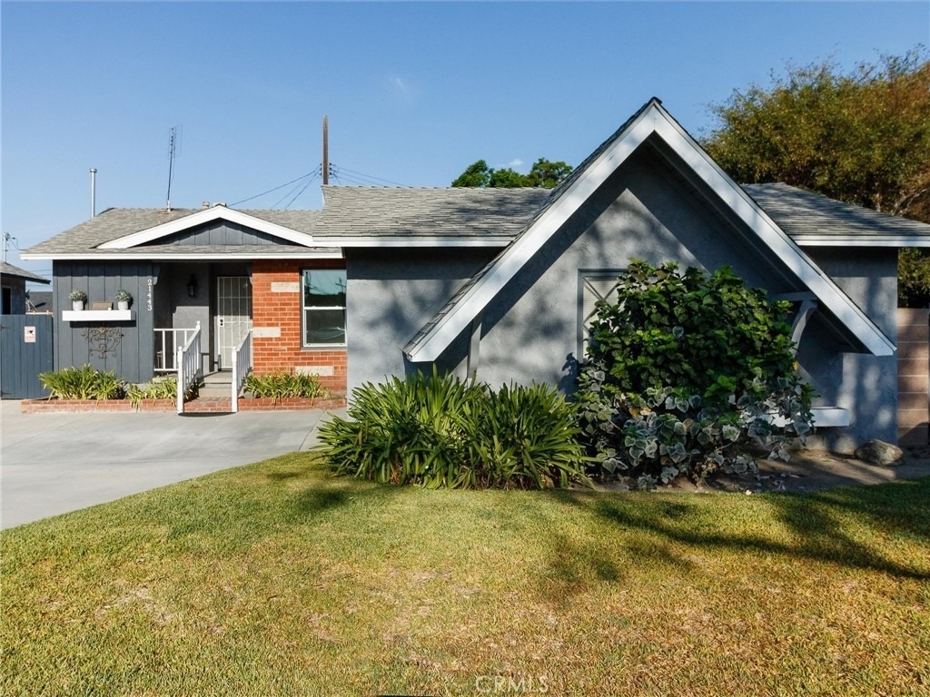 21443 Verne Avenue - Photo 0