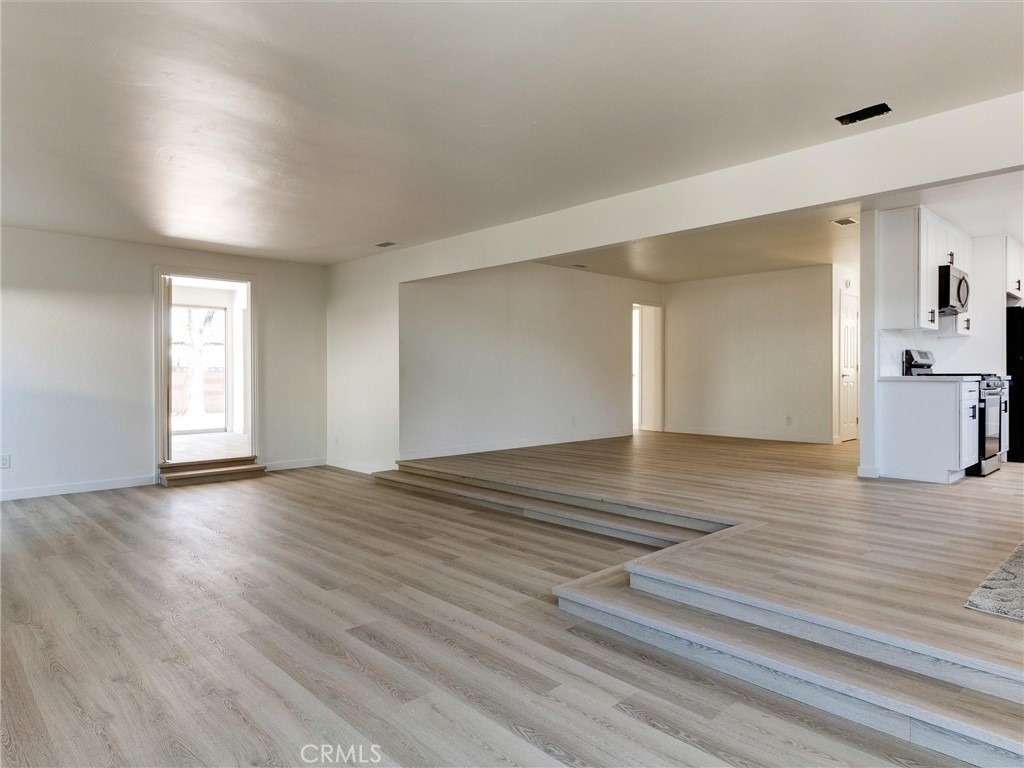 21443 Verne Avenue - Photo 2