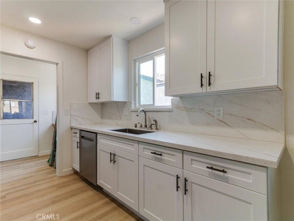 21443 Verne Avenue - Photo 8