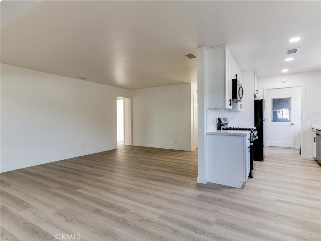 21443 Verne Avenue - Photo 6