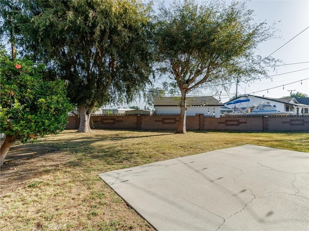 21443 Verne Avenue - Photo 22