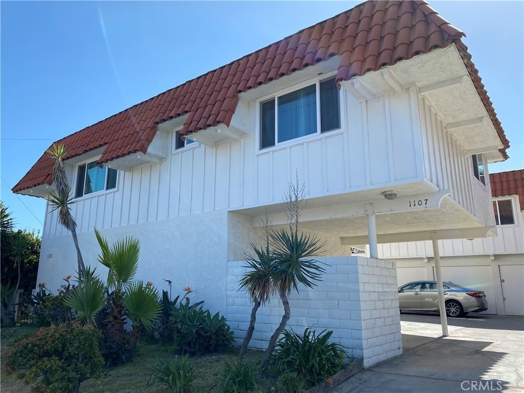 1107 Buena Vista - Photo 0