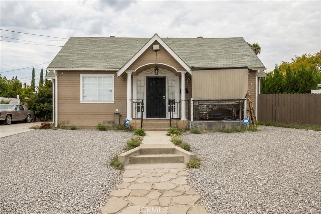 10733 Louise Avenue - Photo 0
