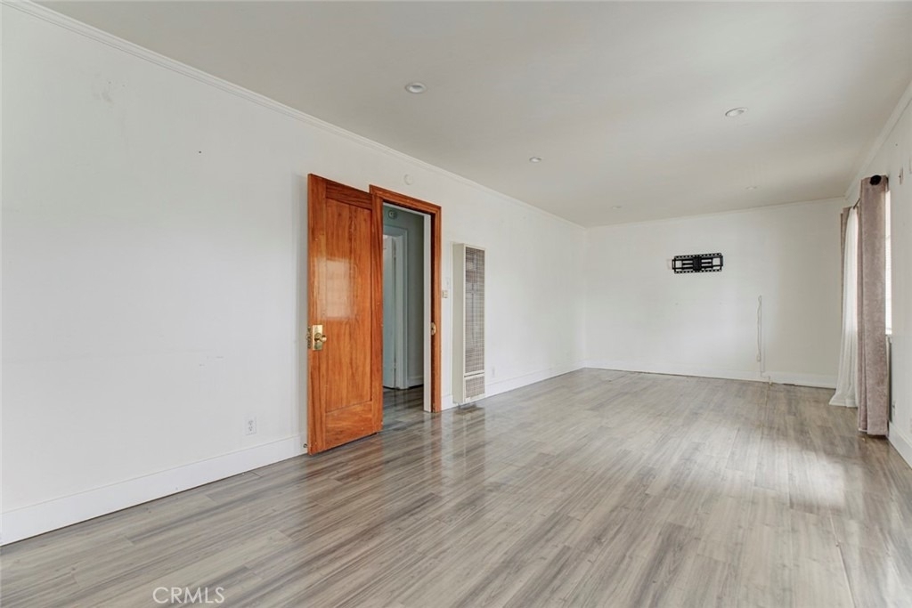 10733 Louise Avenue - Photo 3