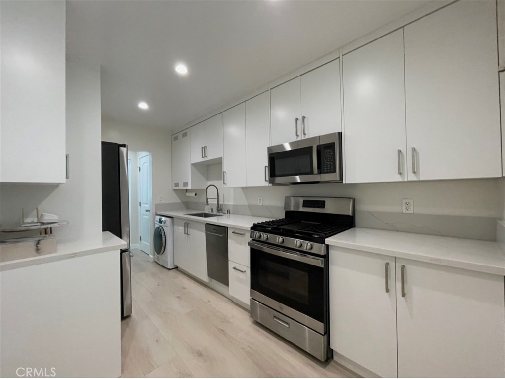 202 S Chevy Chase Drive - Photo 0