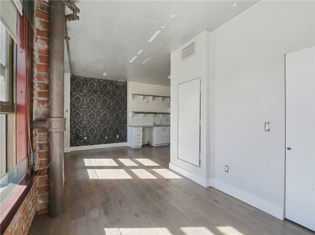 460 S Spring - Photo 2