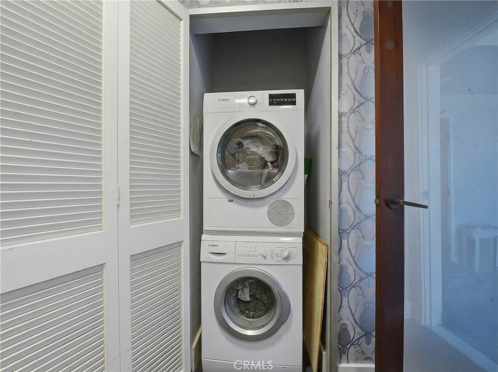 460 S Spring - Photo 3