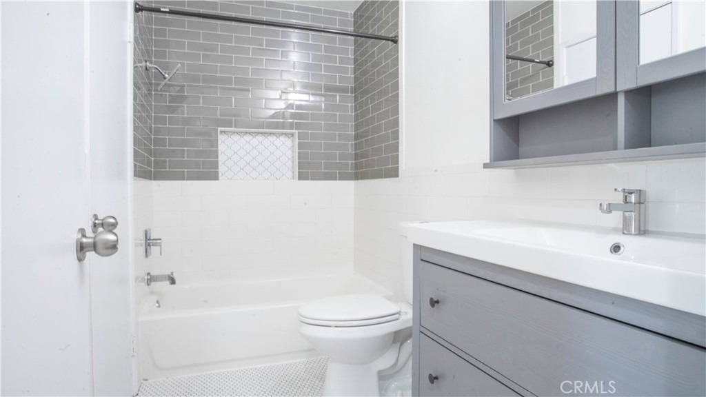 1216 S Cypress - Photo 16
