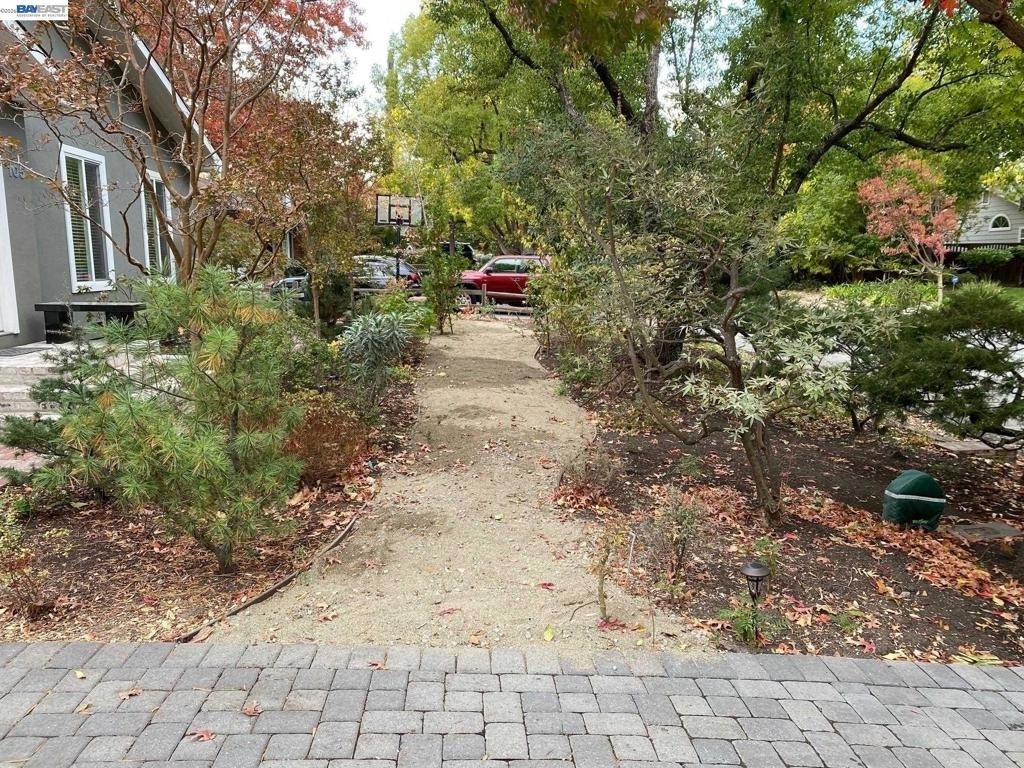 105 Roberta Ave - Photo 2