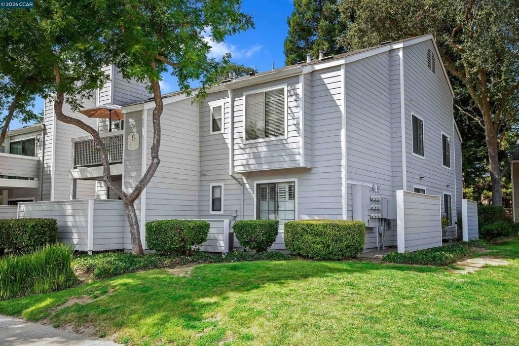 332 Eastridge Dr - Photo 3