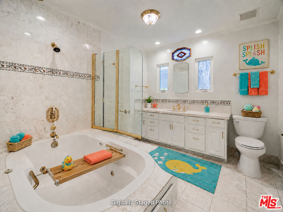 4645 Petit Avenue - Photo 12