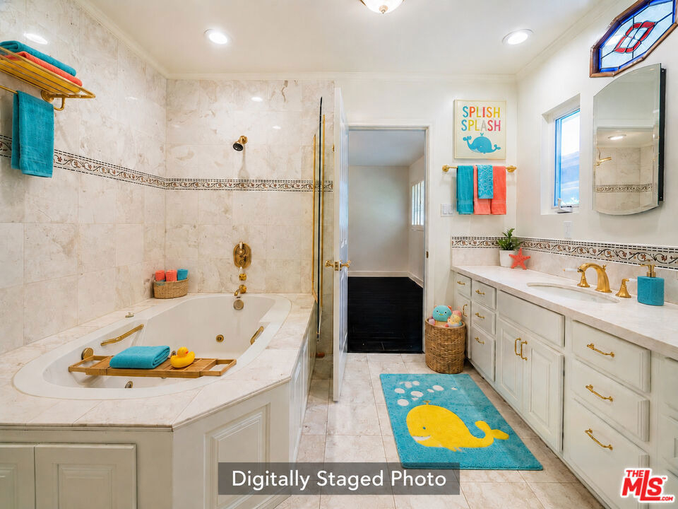 4645 Petit Avenue - Photo 11
