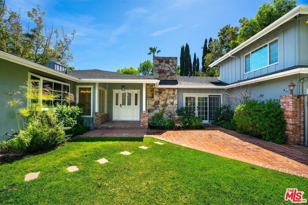 4645 Petit Avenue - Photo 24
