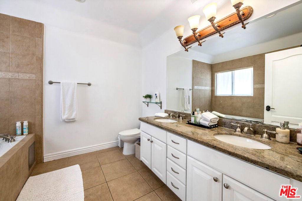 1135 Rexford Drive - Photo 16