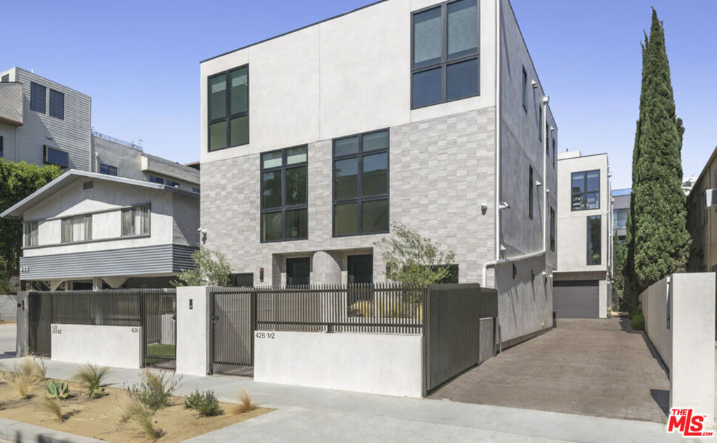 426 Arnaz Drive - Photo 10