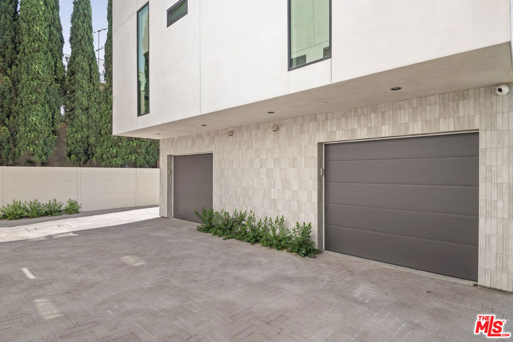 426 Arnaz Drive - Photo 11