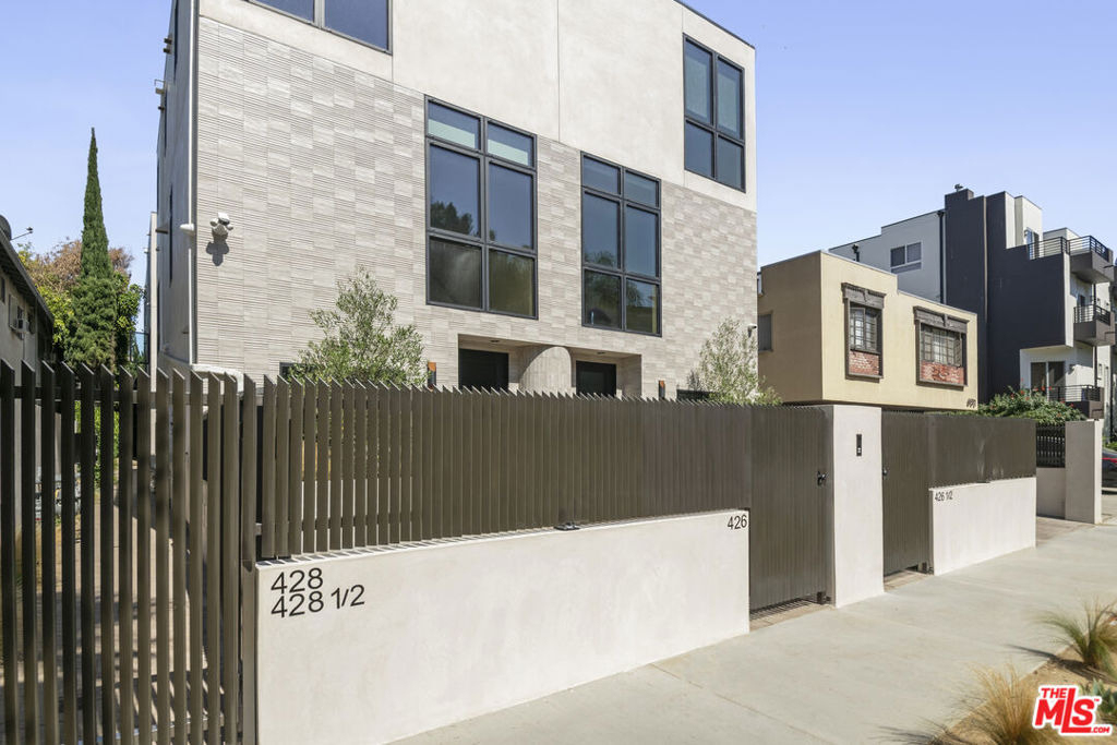 426 Arnaz Drive - Photo 9