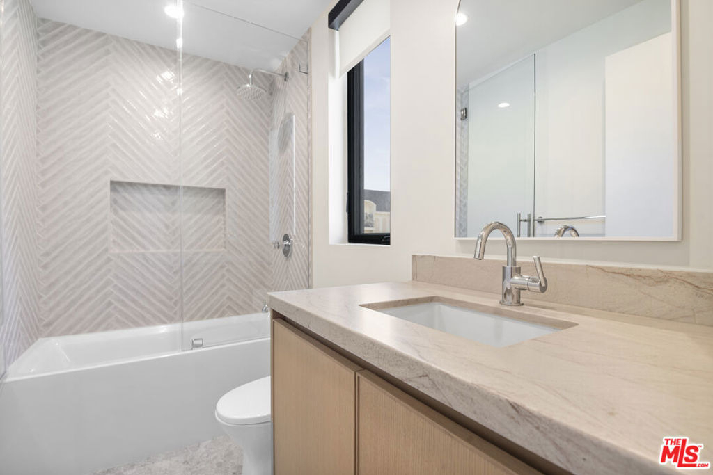 426 Arnaz Drive - Photo 4