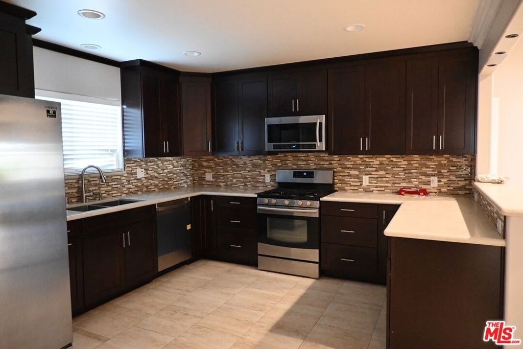 9716 Casaba Avenue - Photo 4
